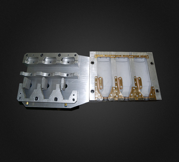 때때로 가공된 금형이 수축하고 처지는 이유