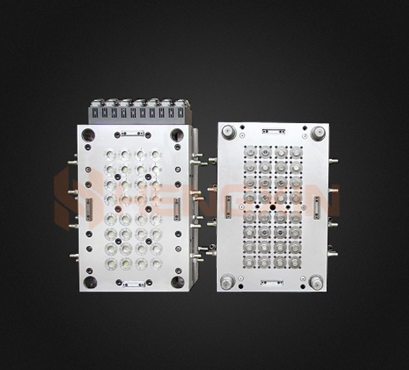대부분의 금형 공급업체는 다양한 기성품 구성 요소를 제공합니다.